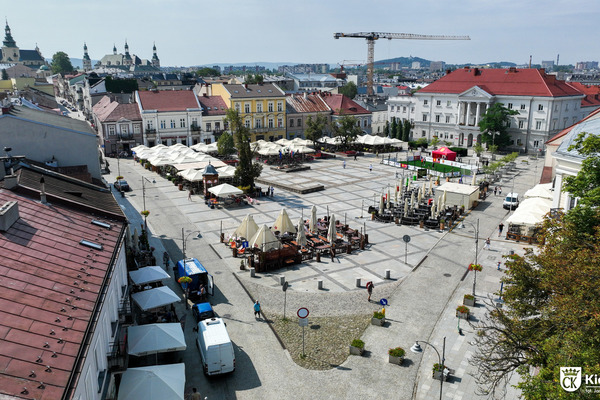 Rynek w Kielcach widok od strony ul. Bodzentyńskiej