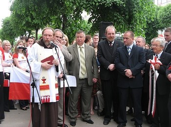 odsłonięcie tablicy Józefa Piłsudskiego w Winnicy.jpg