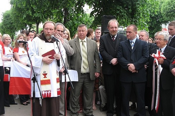 odsłonięcie tablicy Józefa Piłsudskiego w Winnicy.jpg