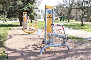 Place zabaw i siłownie plenerowe zostały zamknięte