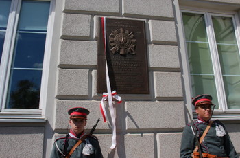 Odsłonięcie tablicy upamiętniającej żołnierzy Armii Ochotniczej z 1920 roku