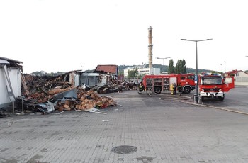 Po pożarze sklepu Lidl przy ulicy Piekoszowskiej