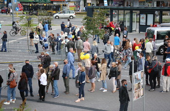 Wiele atrakcji na placu przed Dworcem Autobusowym