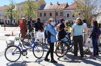 Książki ruszyły w podróż po Kielcach