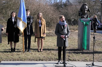 Popiersie Wiesława Gołasa w Alei Sław