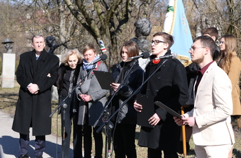 Popiersie Wiesława Gołasa w Alei Sław