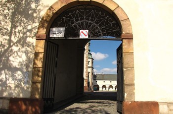 Brama przy Pałacu Biskupów Krakowskich od strony ul. Zamkowej